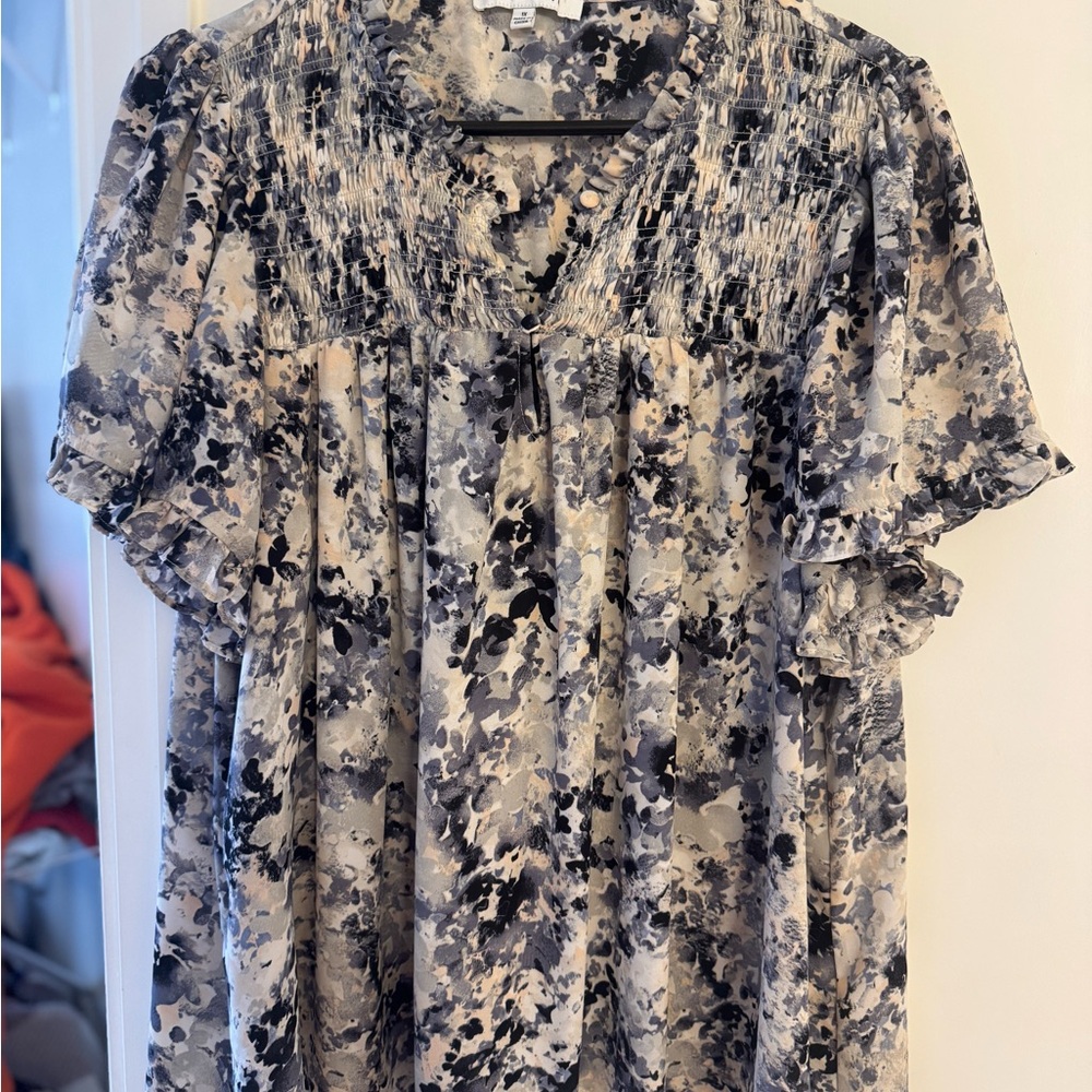 Rose & Olive Black and Gray Patterned Blouse